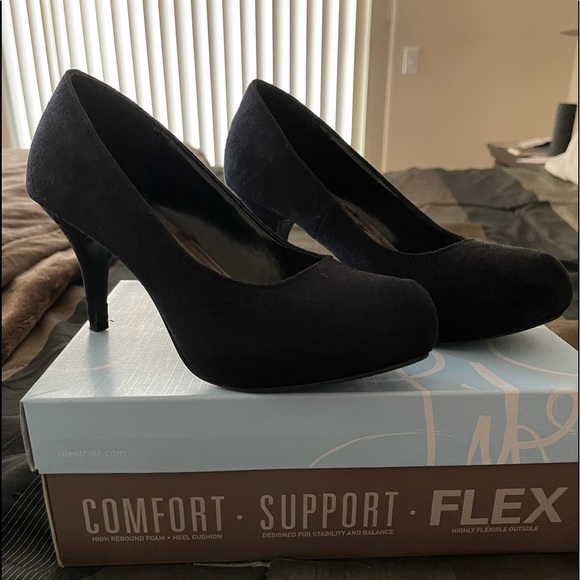 Black suede. Well taken care of - Picture 2 of 4